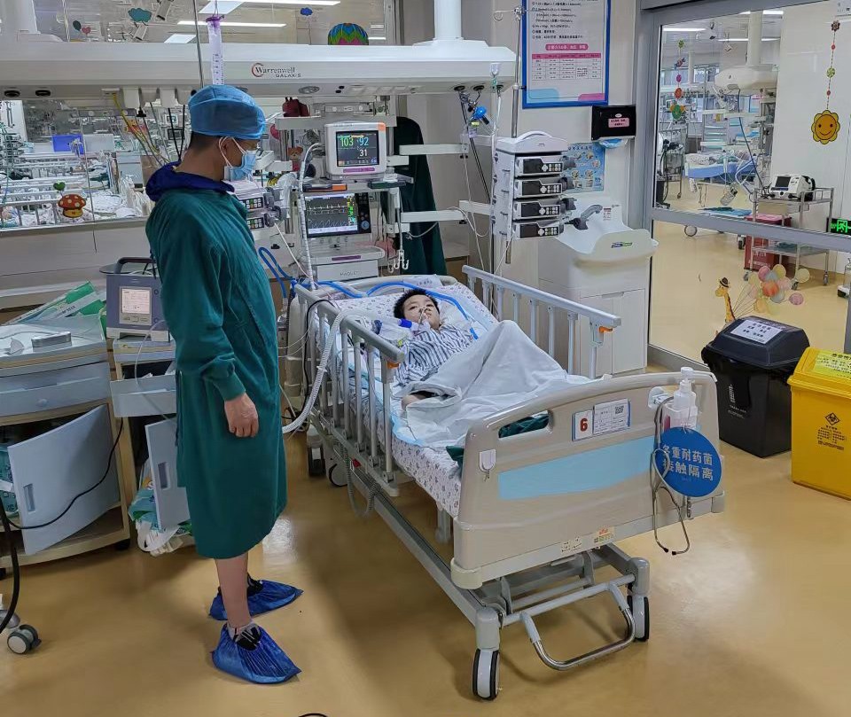 平罗县跨省救护车出租公司